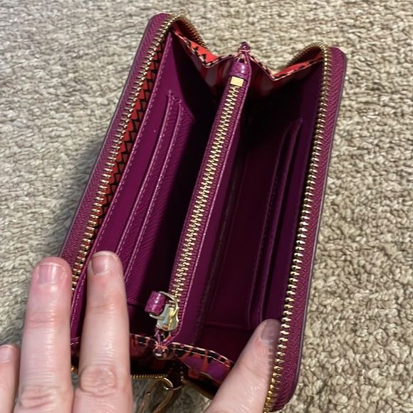 Vera Bradley Crossbody Bag and Matching Wallet - Picture 10 of 11